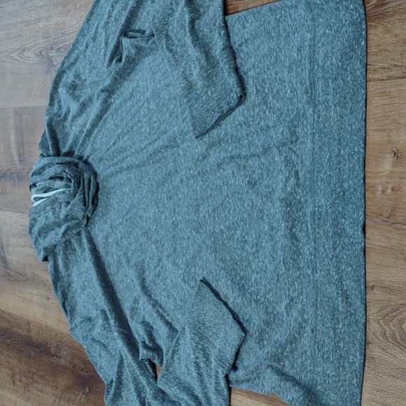 Men's lightweight hoodie with front pouch - Picture 6 of 10